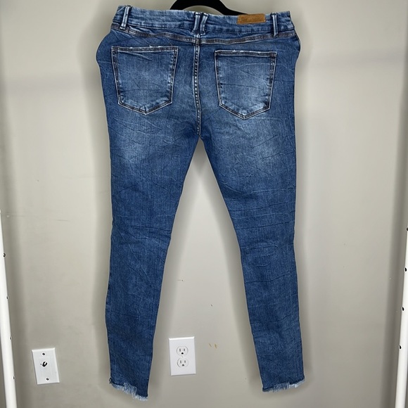 ZARA TRAFALUC DENIMWEAR - Picture 2 of 5